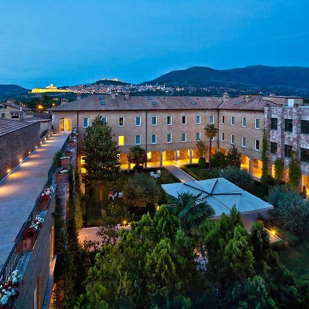 Th Assisi - Hotel Cenacolo Buitenkant foto