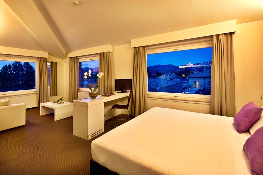 Th Assisi - Hotel Cenacolo Buitenkant foto