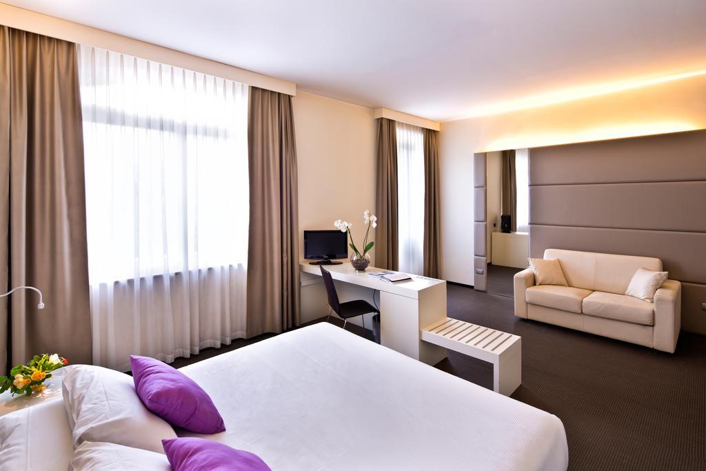 Th Assisi - Hotel Cenacolo Buitenkant foto