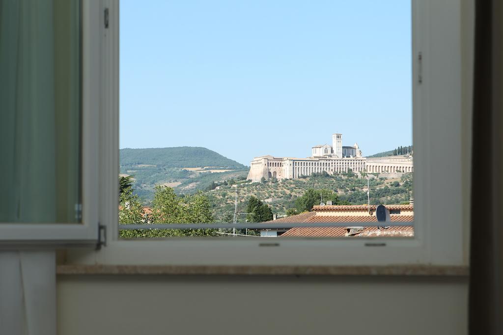 Th Assisi - Hotel Cenacolo Buitenkant foto