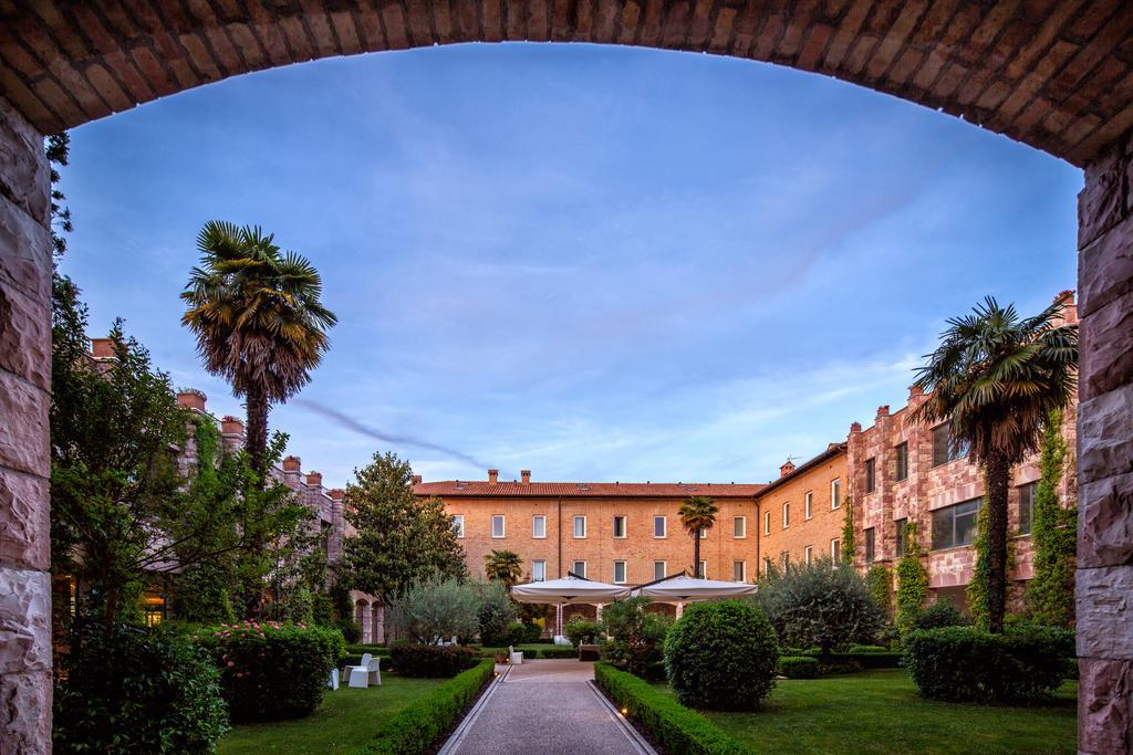 Th Assisi - Hotel Cenacolo Buitenkant foto