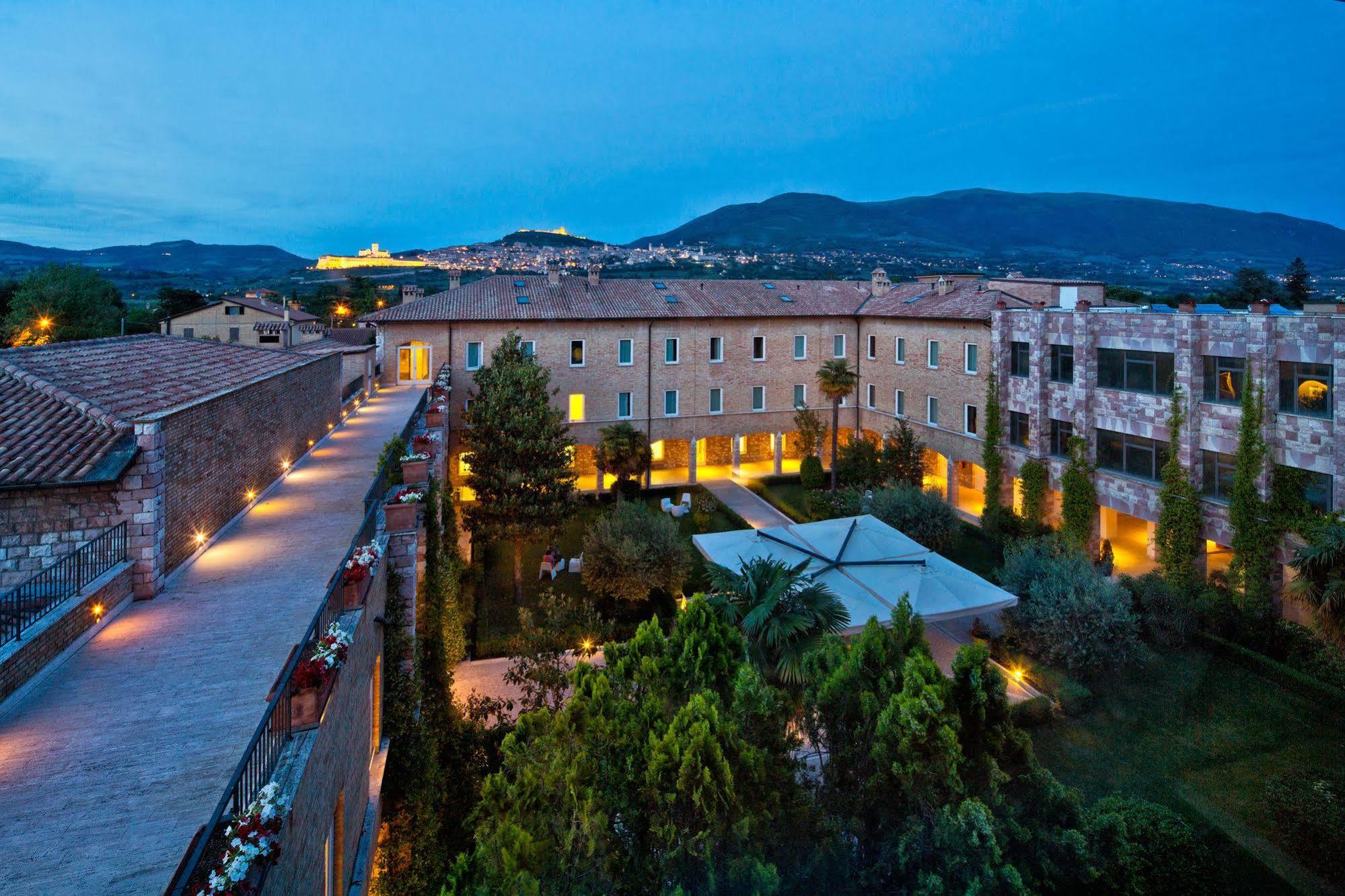 Th Assisi - Hotel Cenacolo Buitenkant foto