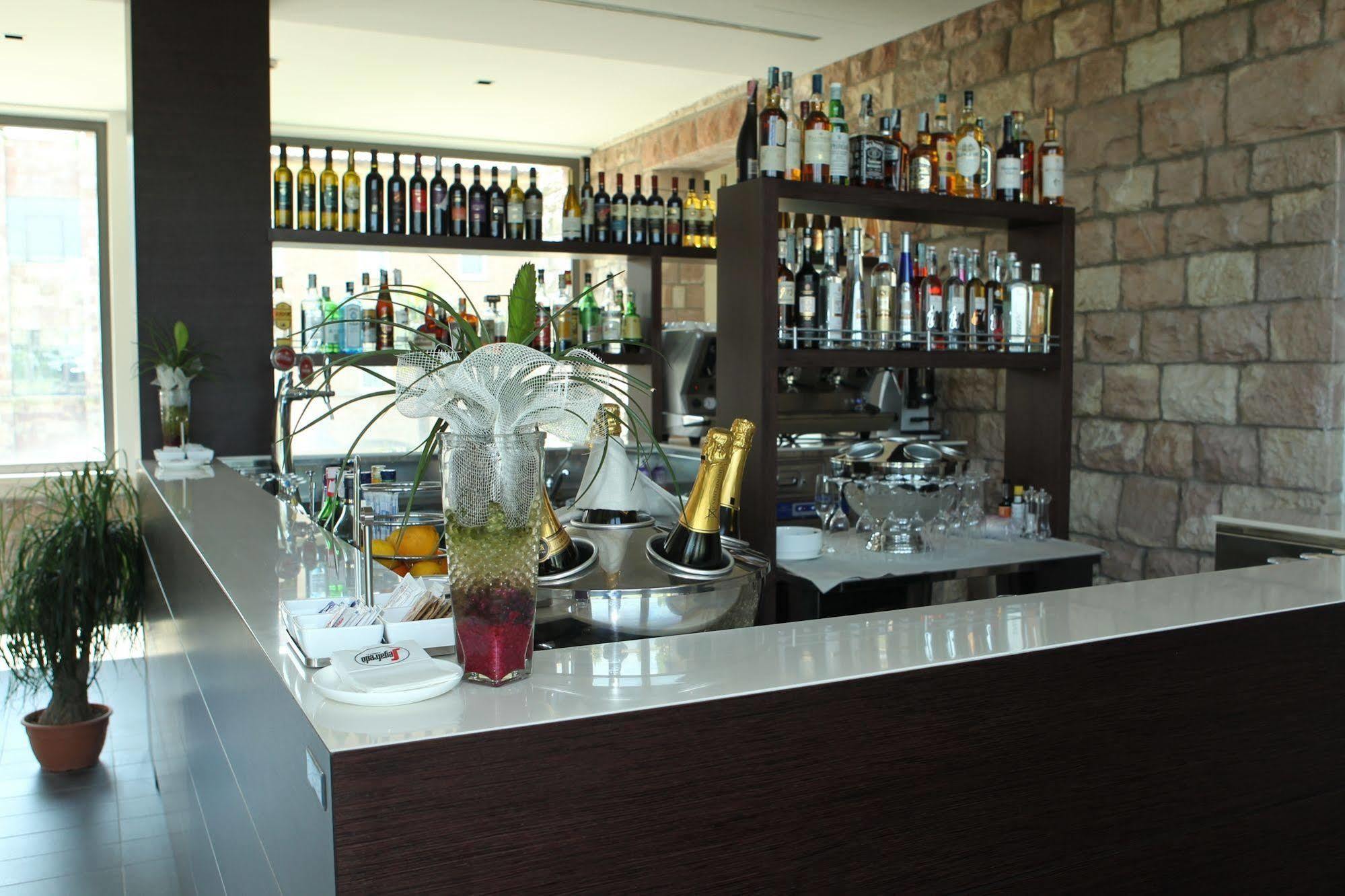 Th Assisi - Hotel Cenacolo Buitenkant foto