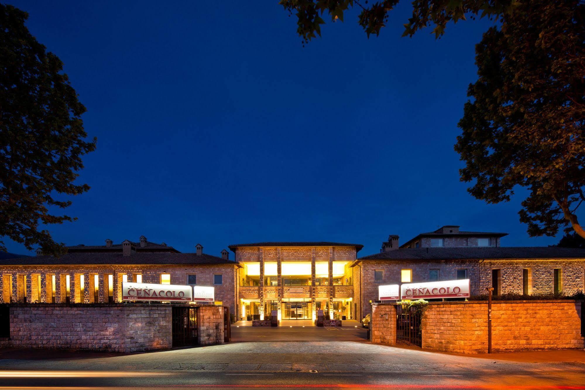 Th Assisi - Hotel Cenacolo Buitenkant foto