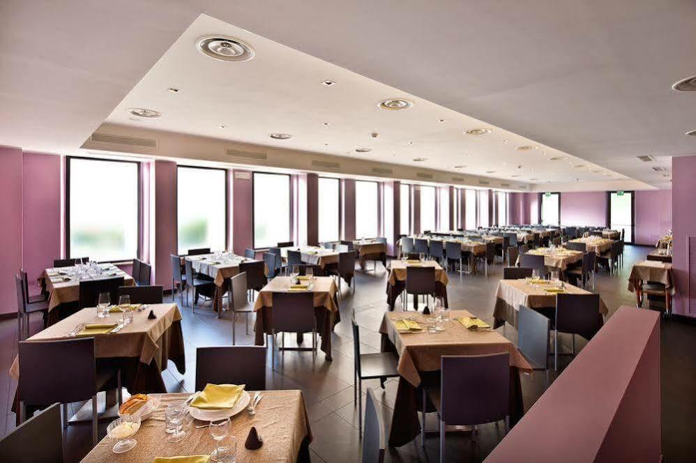 Th Assisi - Hotel Cenacolo Buitenkant foto